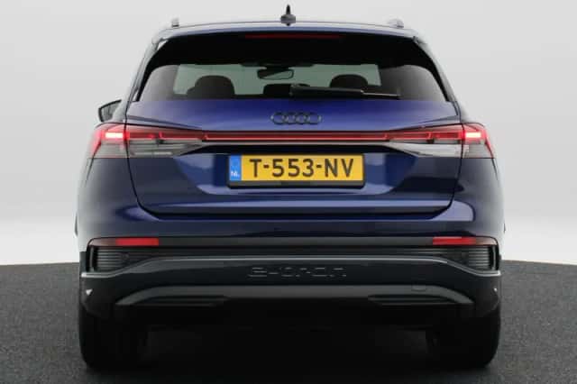 Audi Q4 e-tron (2023) thumbnail 6