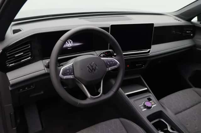 Volkswagen Tiguan (2026) thumbnail 3