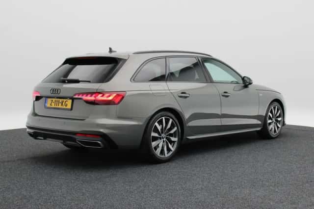 Audi A4 (2024) thumbnail 2