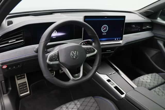 Volkswagen Passat (2025) thumbnail 5