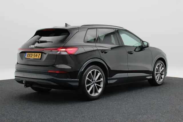 Audi Q4 e-tron (2025) thumbnail 2
