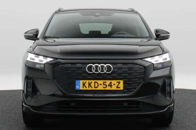 Audi Q4 e-tron (2025) thumbnail 4