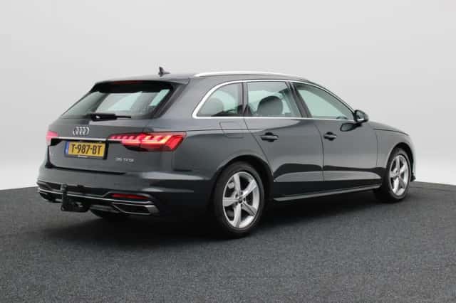 Audi A4 (2023) thumbnail 2