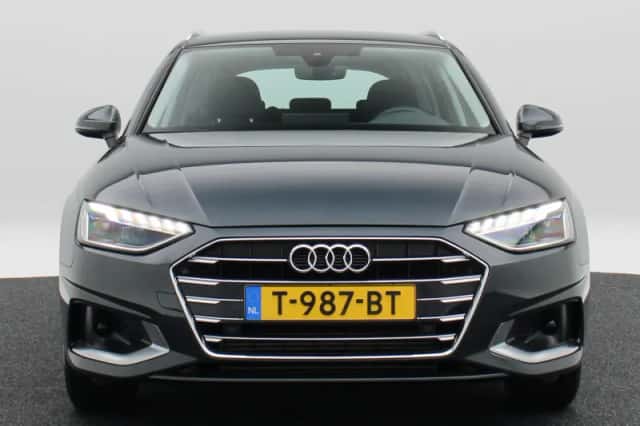 Audi A4 (2023) thumbnail 4