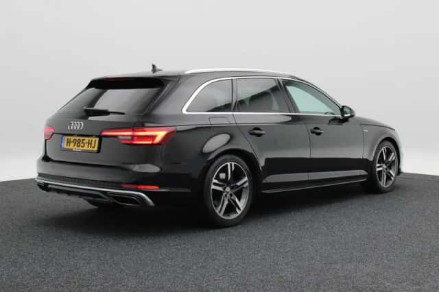 Audi A4 (2020) thumbnail 2