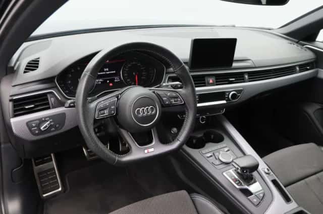 Audi A4 (2020) thumbnail 3