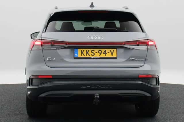 Audi Q4 e-tron (2025) thumbnail 6