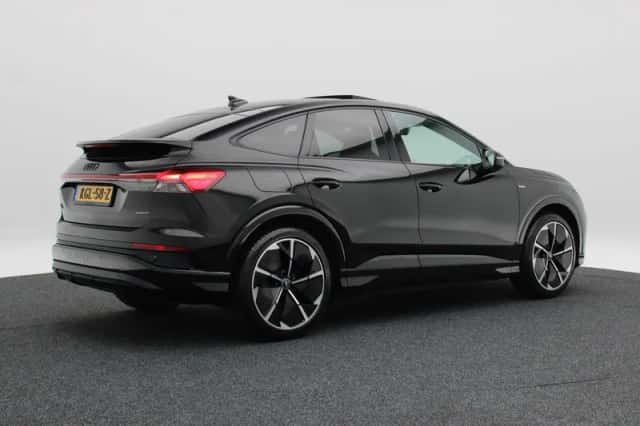 Audi Q4 (2022) thumbnail 3