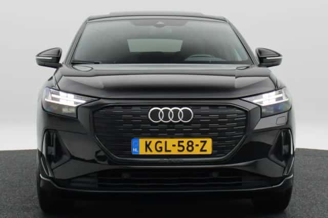 Audi Q4 (2022) thumbnail 5