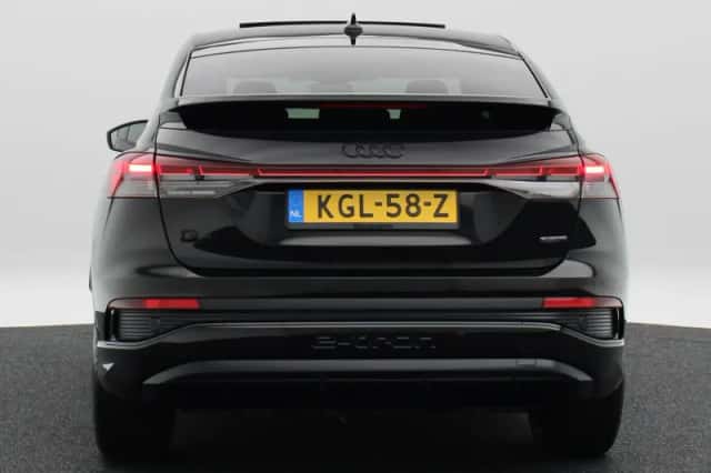 Audi Q4 (2022) thumbnail 6