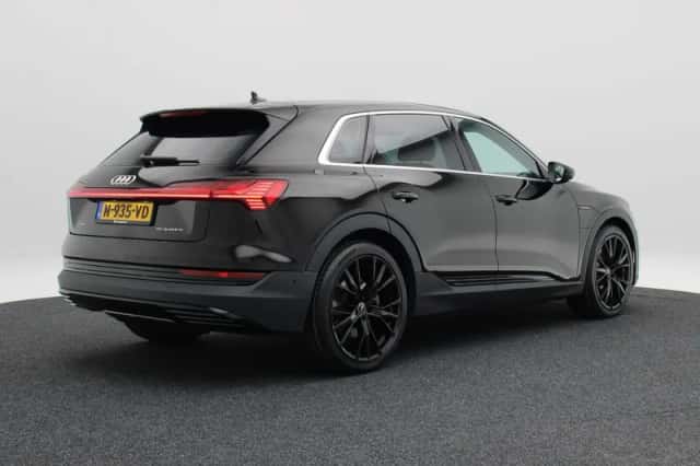 Audi e-tron (2021) thumbnail 3