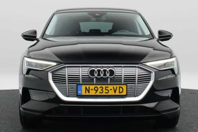Audi e-tron (2021) thumbnail 5