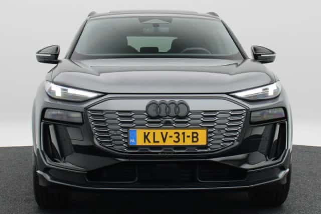 Audi Q6 e-tron (2025) thumbnail 5