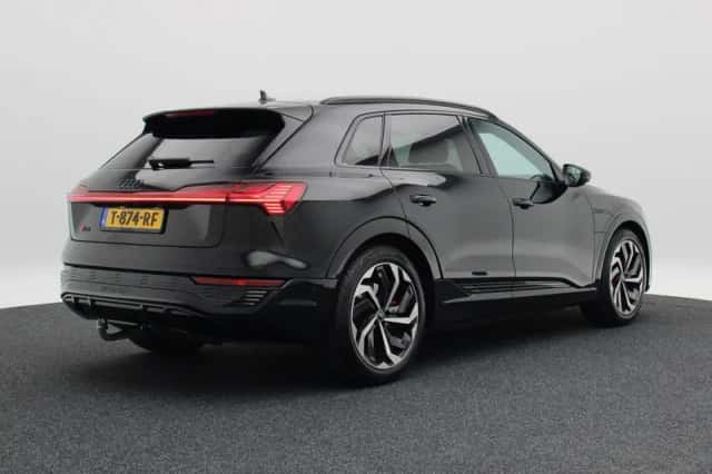 Audi Q8 e-tron (2023) thumbnail 3