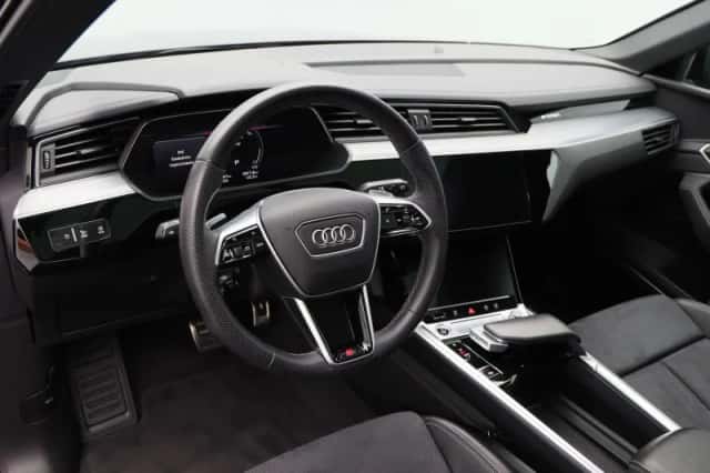 Audi Q8 e-tron (2023) thumbnail 4
