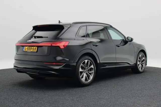 Audi e-tron (2021) thumbnail 3