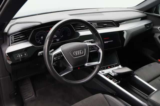 Audi e-tron (2021) thumbnail 4