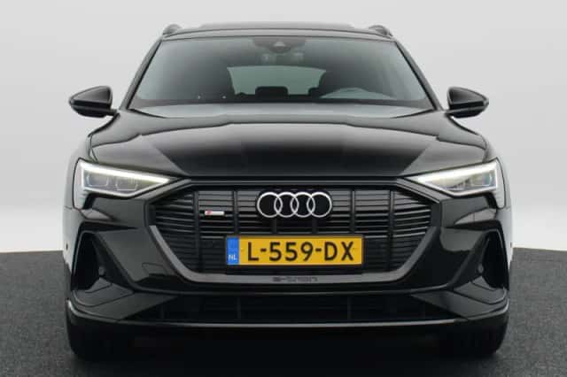 Audi e-tron (2021) thumbnail 5