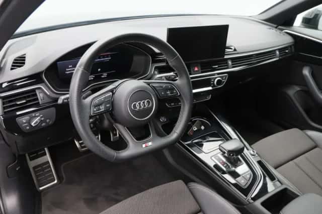 Audi A4 (2023) thumbnail 3