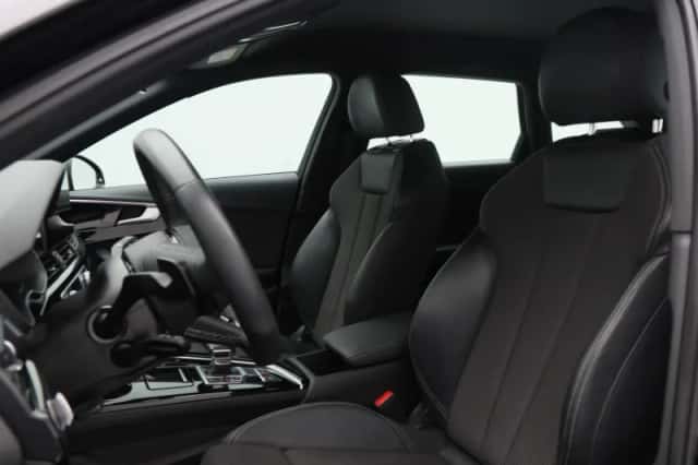 Audi A4 (2023) thumbnail 5