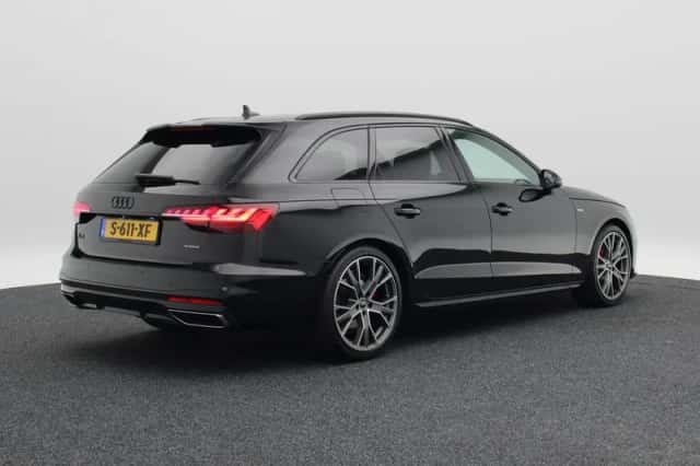 Audi A4 (2022) thumbnail 2