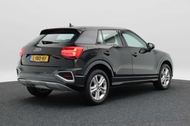 Audi Q2 (2021) thumbnail 2