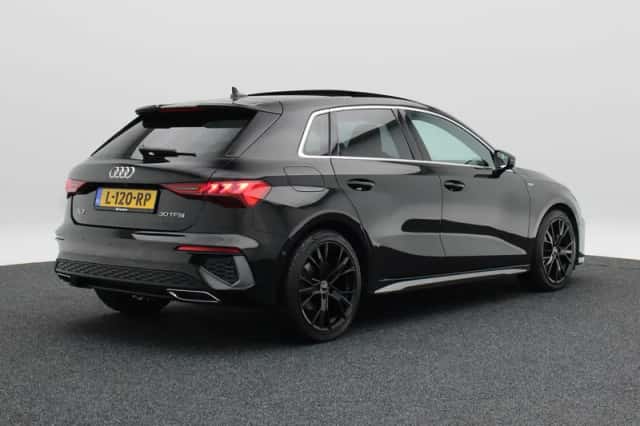 Audi A3 (2021) thumbnail 2