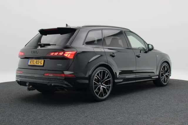 Audi Q7 (2025) thumbnail 3