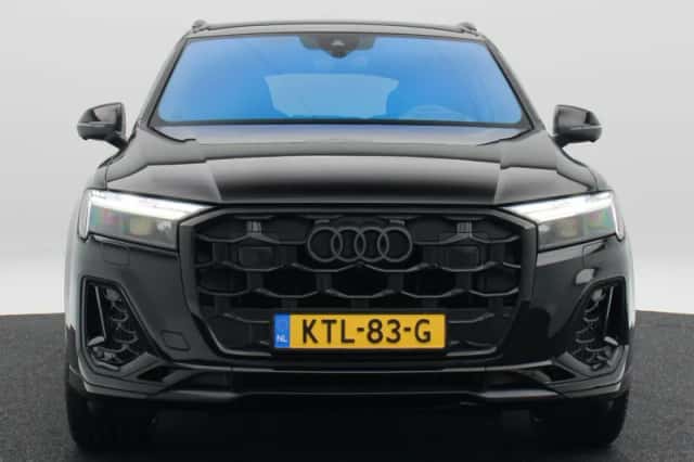 Audi Q7 (2025) thumbnail 5