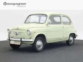 SEAT 600