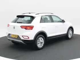 Volkswagen T-Roc (2022) thumbnail 2