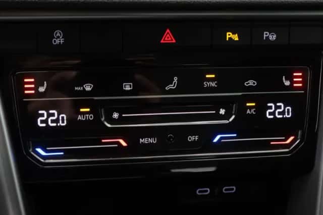 Volkswagen T-Roc (2022) thumbnail 25