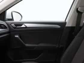 Volkswagen T-Roc (2022) thumbnail 28