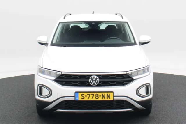 Volkswagen T-Roc (2022) thumbnail 4