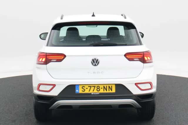 Volkswagen T-Roc (2022) thumbnail 6