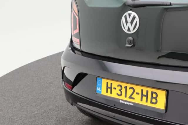 Volkswagen Up! (2020) thumbnail 15