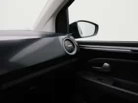 Volkswagen Up! (2020) thumbnail 22