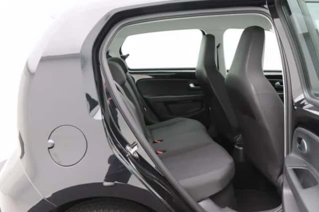 Volkswagen Up! (2020) thumbnail 27