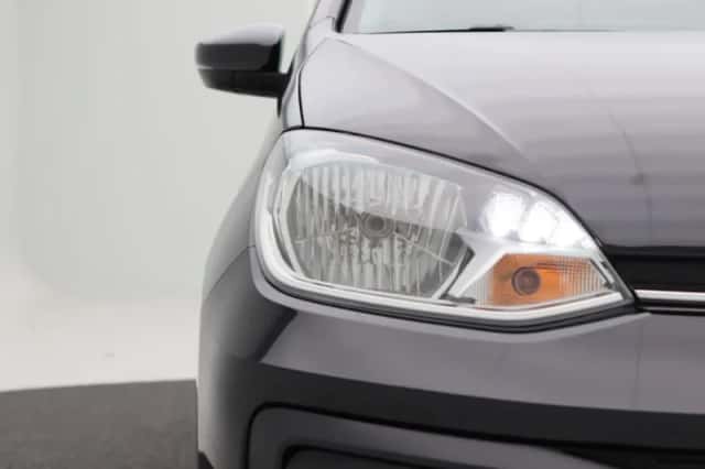 Volkswagen Up! (2020) thumbnail 10