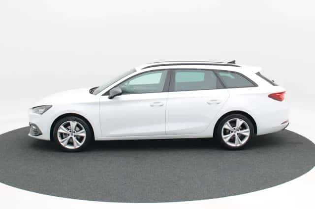 SEAT Leon Sportstourer (2023) thumbnail 11