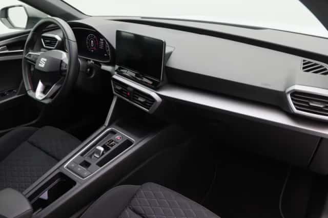 SEAT Leon Sportstourer (2023) thumbnail 38