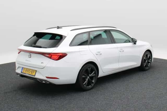 SEAT Leon Sportstourer (2023) thumbnail 2
