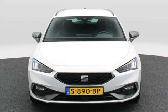 SEAT Leon Sportstourer (2023) thumbnail 4