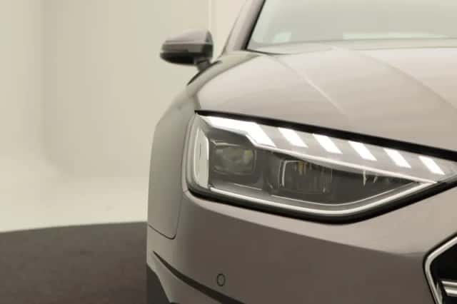 Audi A4 (2019) thumbnail 12