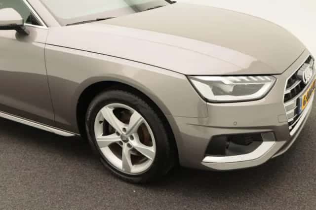 Audi A4 (2019) thumbnail 14