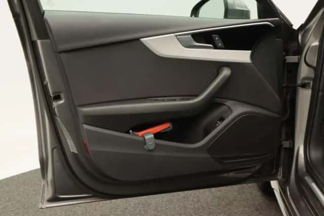 Audi A4 (2019) thumbnail 19