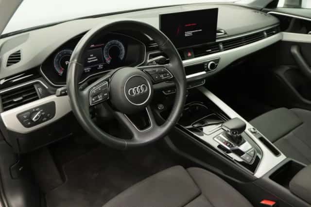 Audi A4 (2019) thumbnail 3