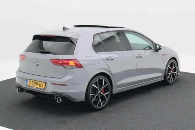 Volkswagen Golf (2023) thumbnail 2