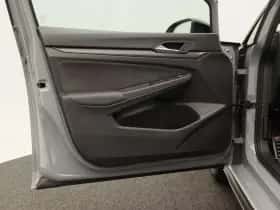 Volkswagen Golf (2023) thumbnail 22