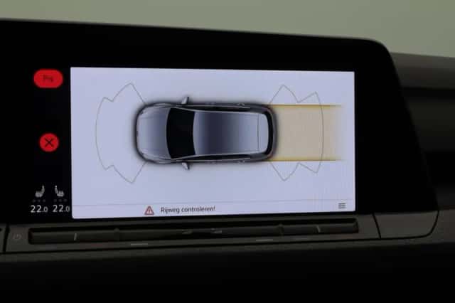Volkswagen Golf (2023) thumbnail 32